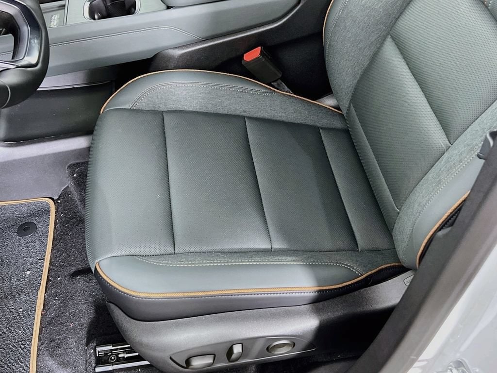 2026 GMC Acadia AT4 - Photo 19