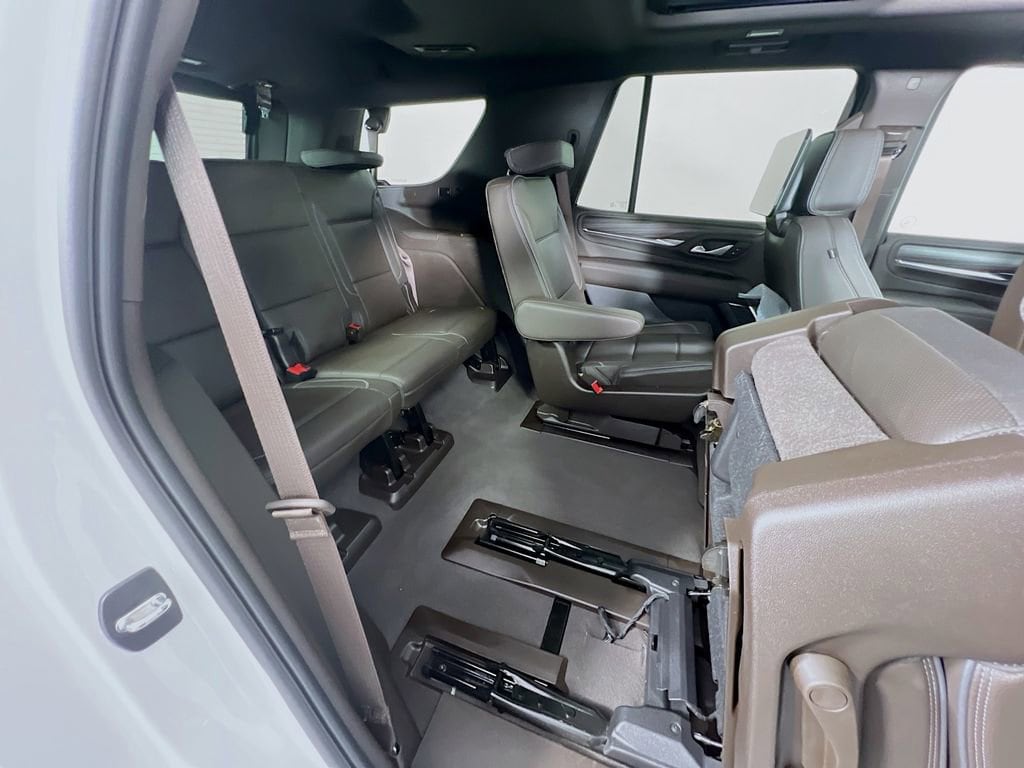 2024 GMC Yukon Denali - Photo 30