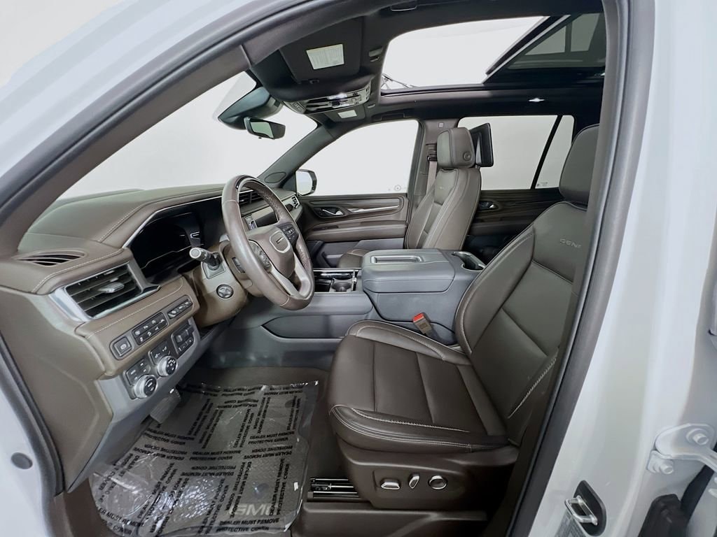 2024 GMC Yukon Denali - Photo 21