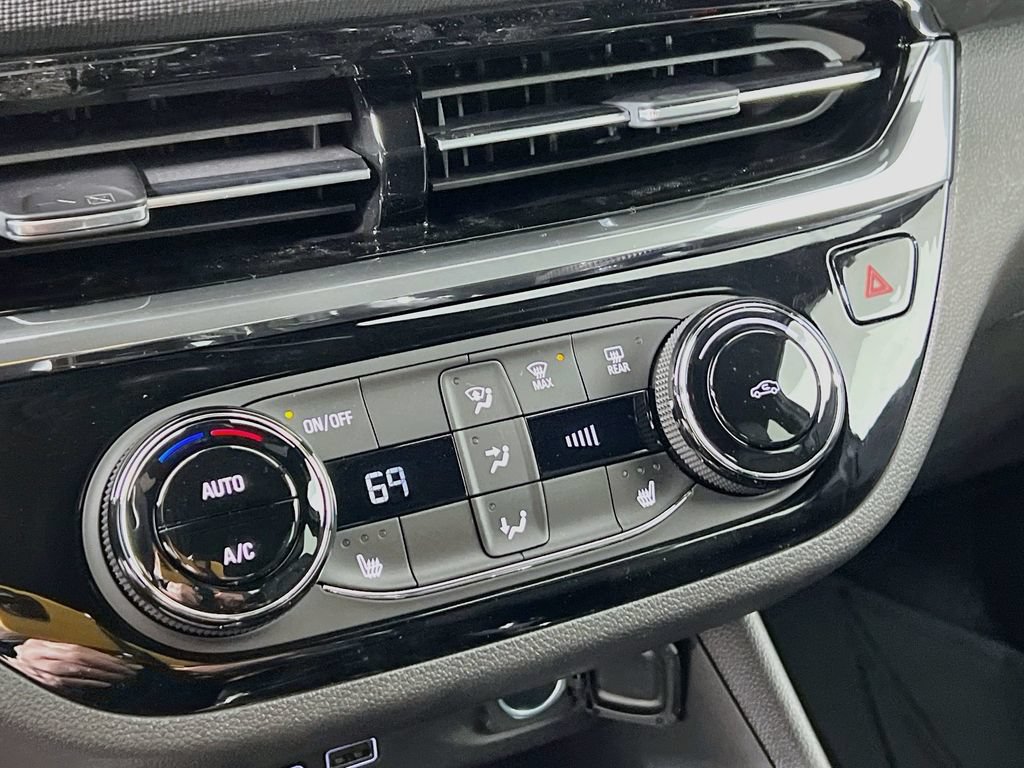 2026 Buick Envista Sport Touring - Photo 12
