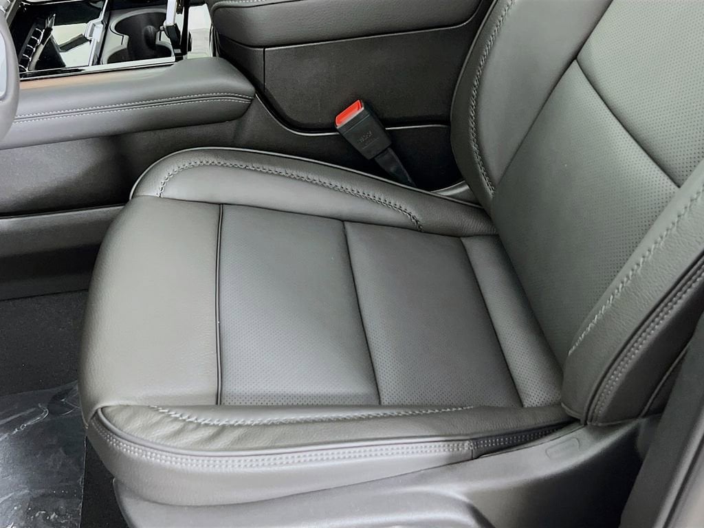 2026 GMC Yukon XL Denali - Photo 19