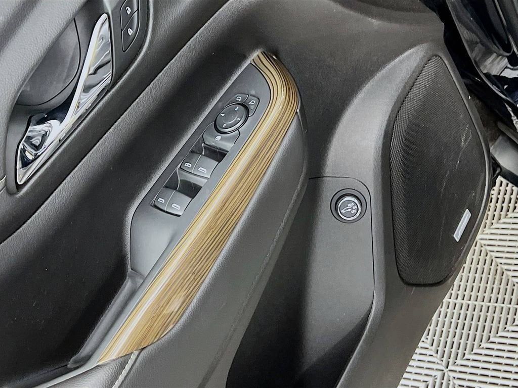 2023 GMC Acadia SLE - Photo 16