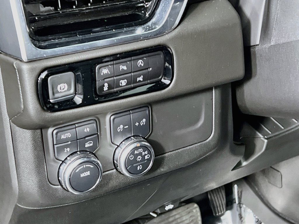 2025 GMC Yukon XL Elevation - Photo 9
