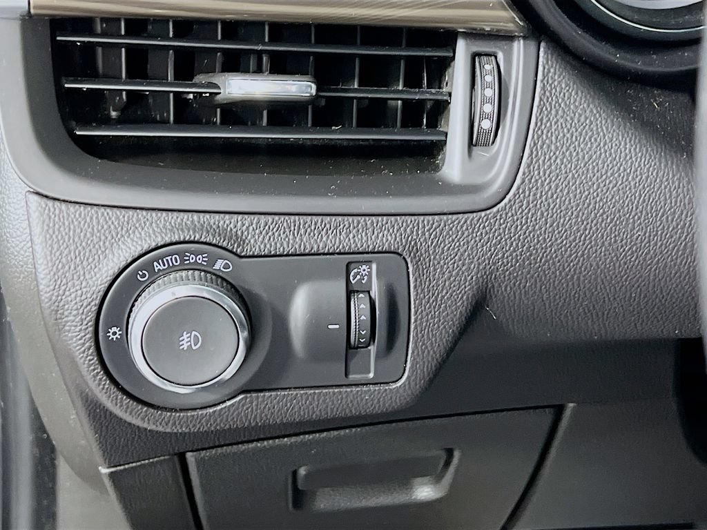 2020 Buick Envision Essence - Photo 8