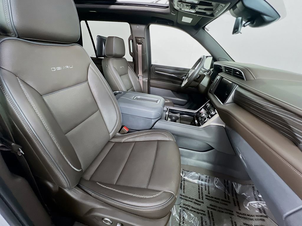 2024 GMC Yukon Denali - Photo 31