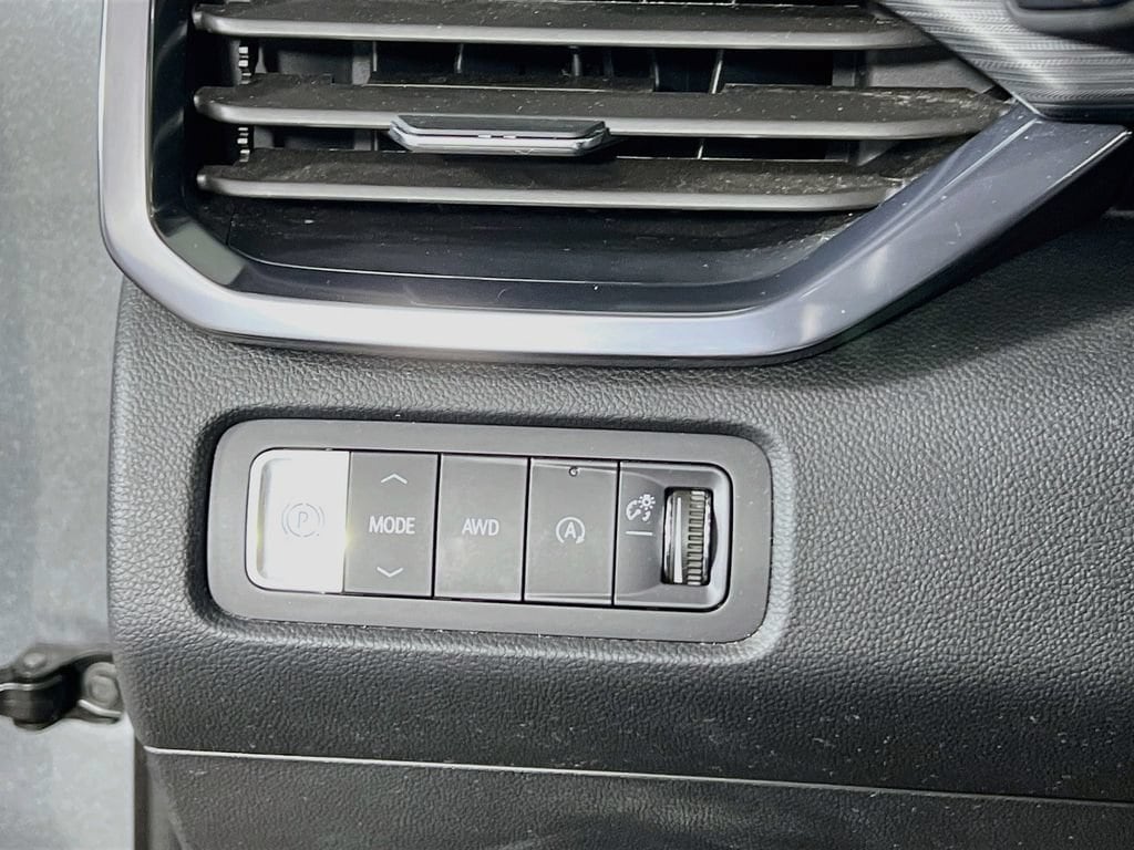 2025 GMC Acadia AT4 - Photo 10