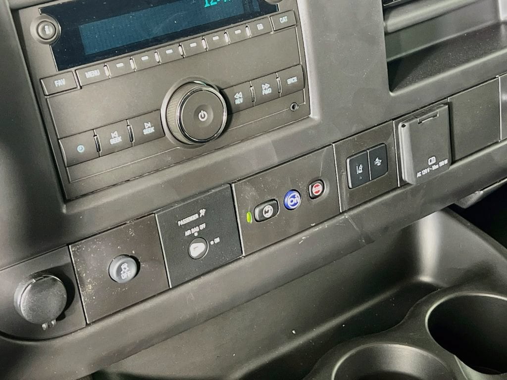 2025 GMC Savana Cargo Work Van - Photo 16