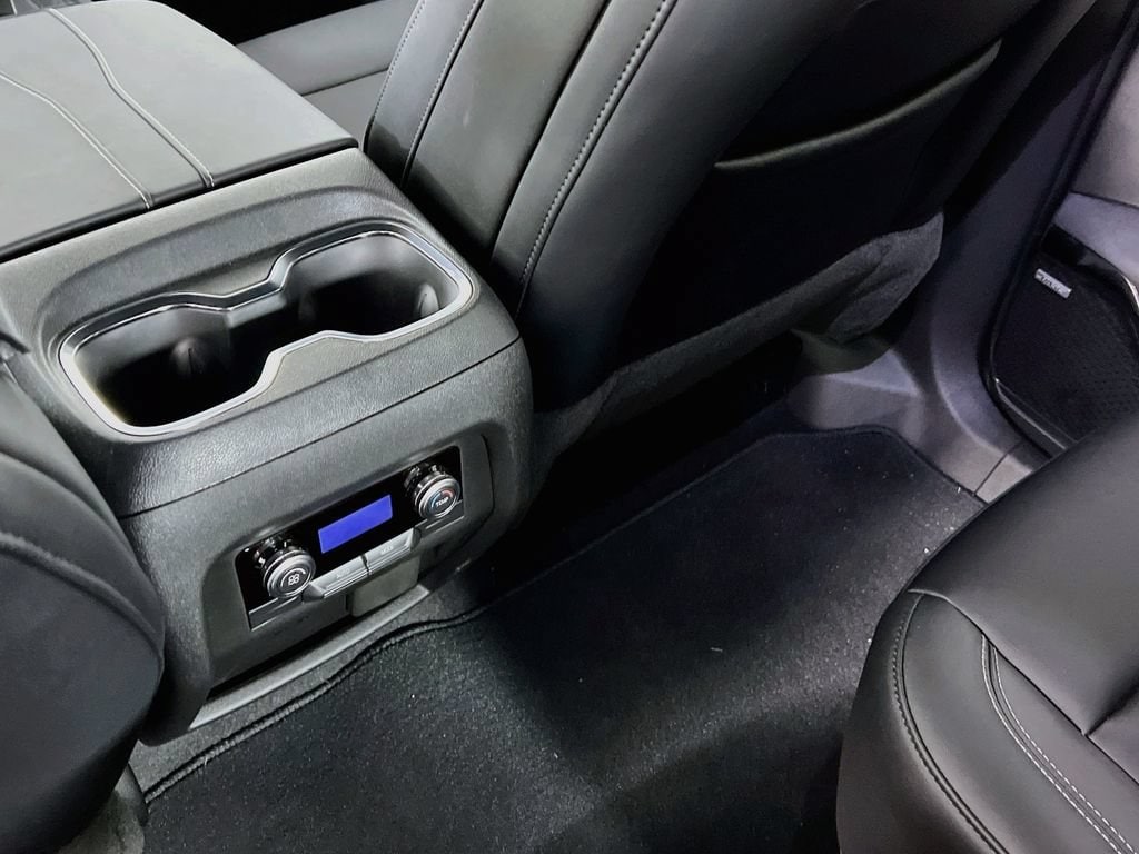 2026 GMC Acadia Elevation - Photo 24