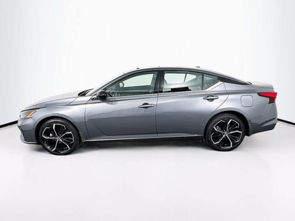 Used 2025 Nissan Altima SR