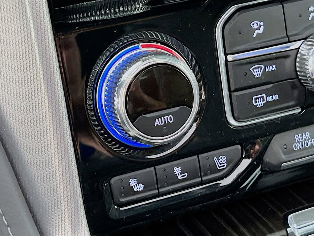 2024 GMC Yukon Denali - Photo 20