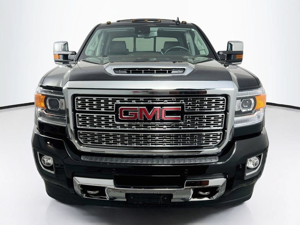 2018 GMC Sierra 3500 Denali HD Denali - Photo 2