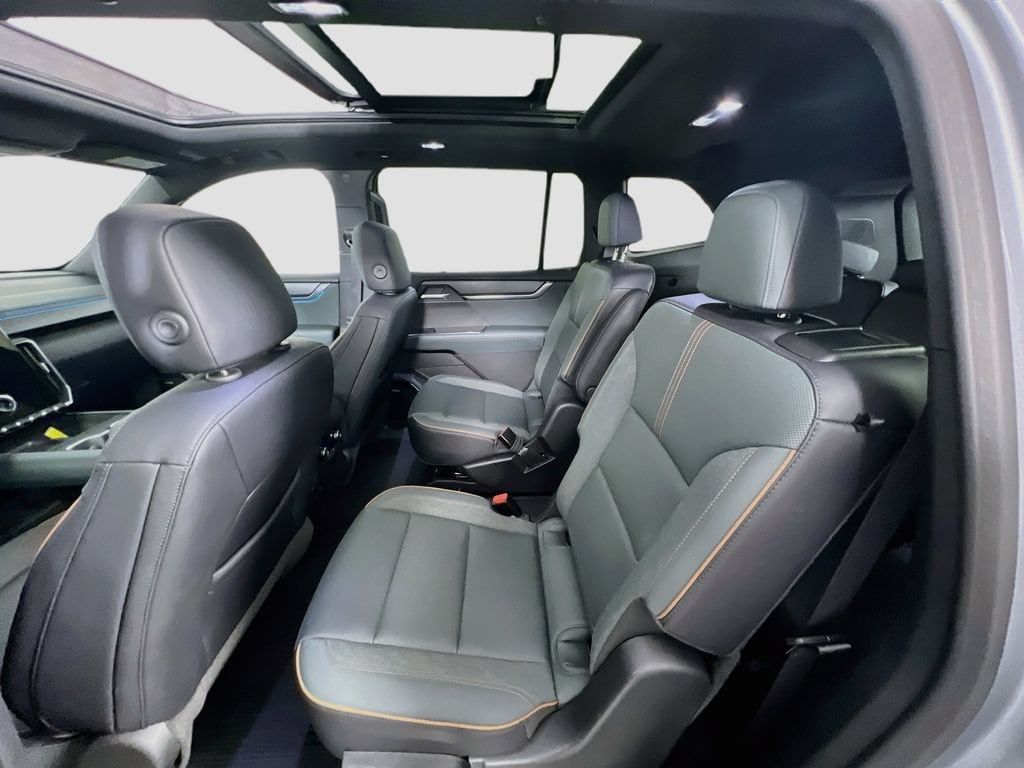 2025 GMC Acadia AT4 - Photo 26