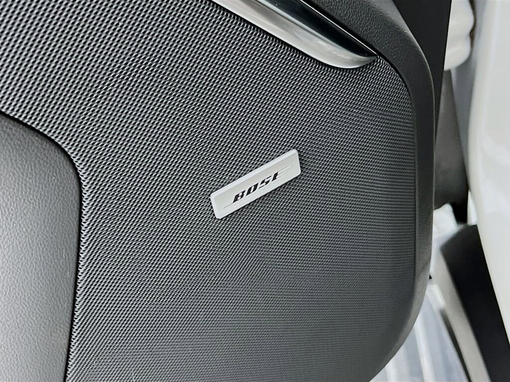 2024 GMC Yukon Denali - Photo 18