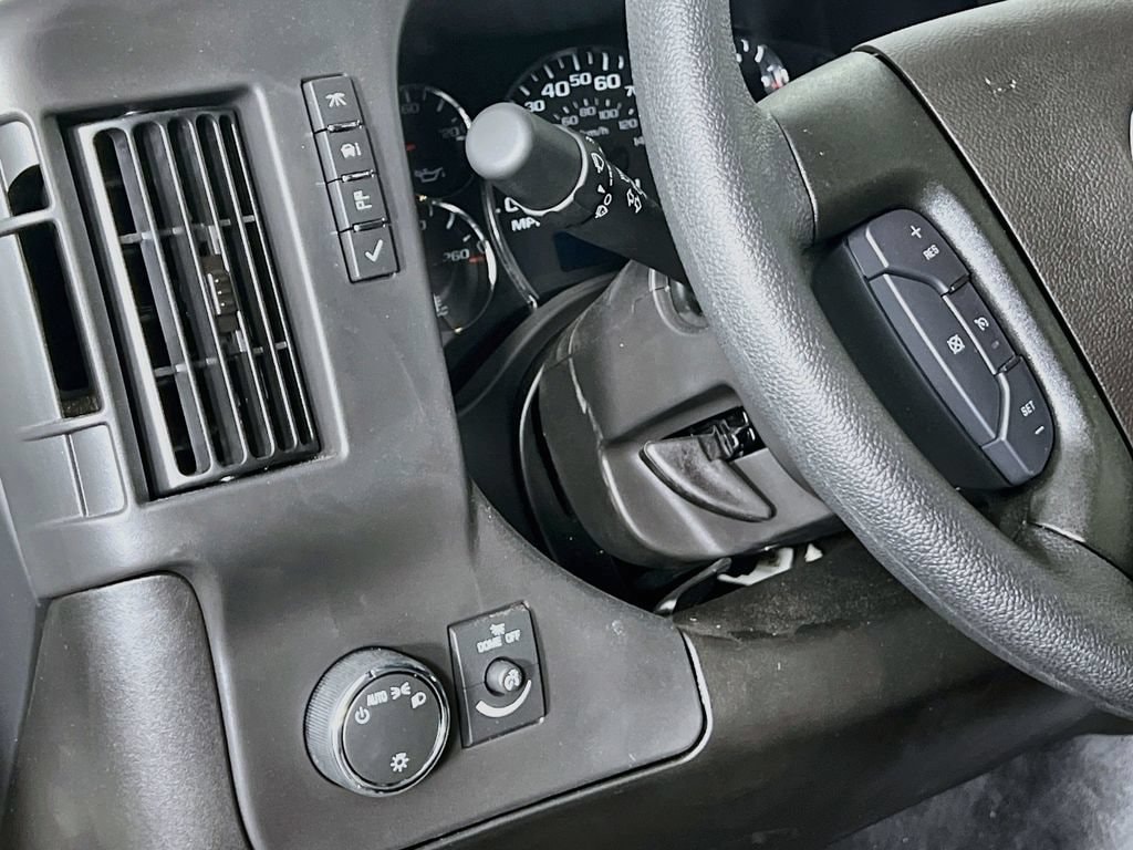 2025 GMC Savana Cargo Work Van - Photo 7