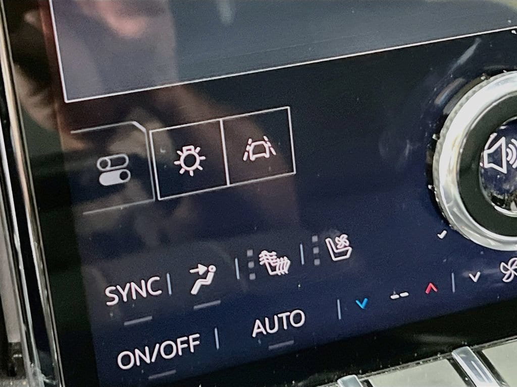 2025 GMC Acadia AT4 - Photo 21