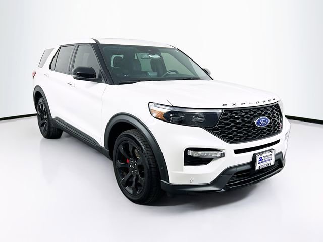 2022 Ford Explorer ST's photo