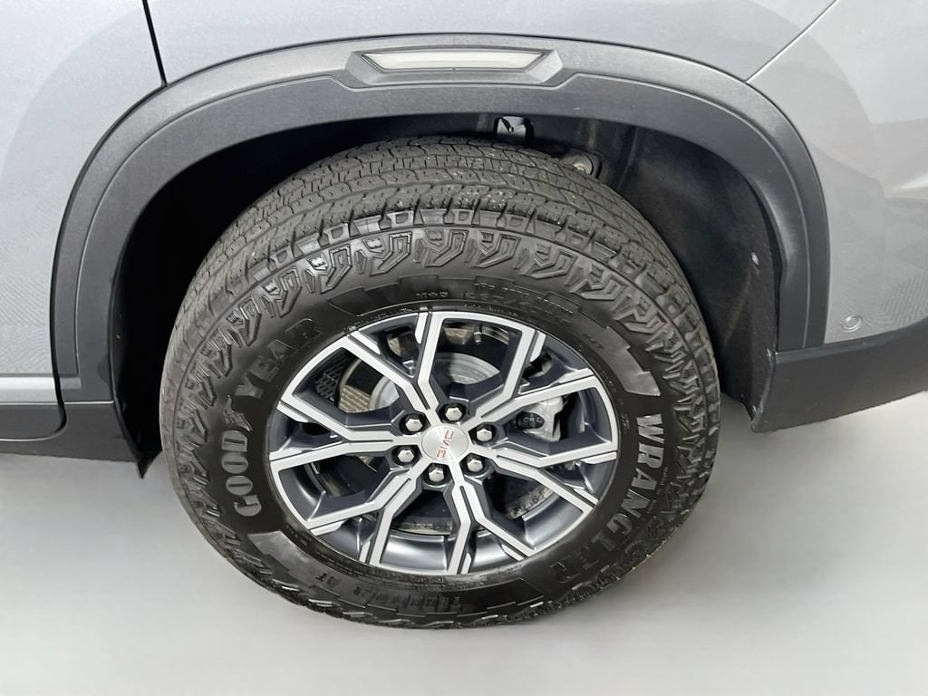 2025 GMC Acadia AT4 - Photo 33