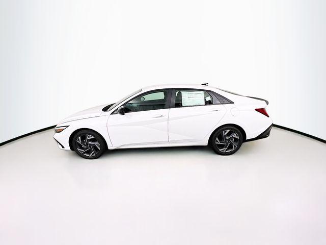 2025 Hyundai Elantra Hybrid SEL Sport photo 2