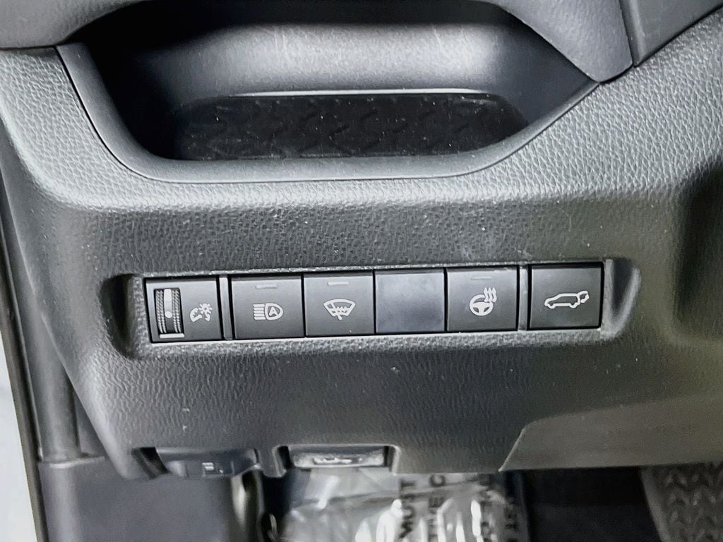 2019 Toyota RAV4 XLE Premium - Photo 9