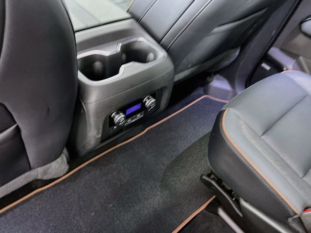 2024 GMC Acadia AT4 - Photo 26