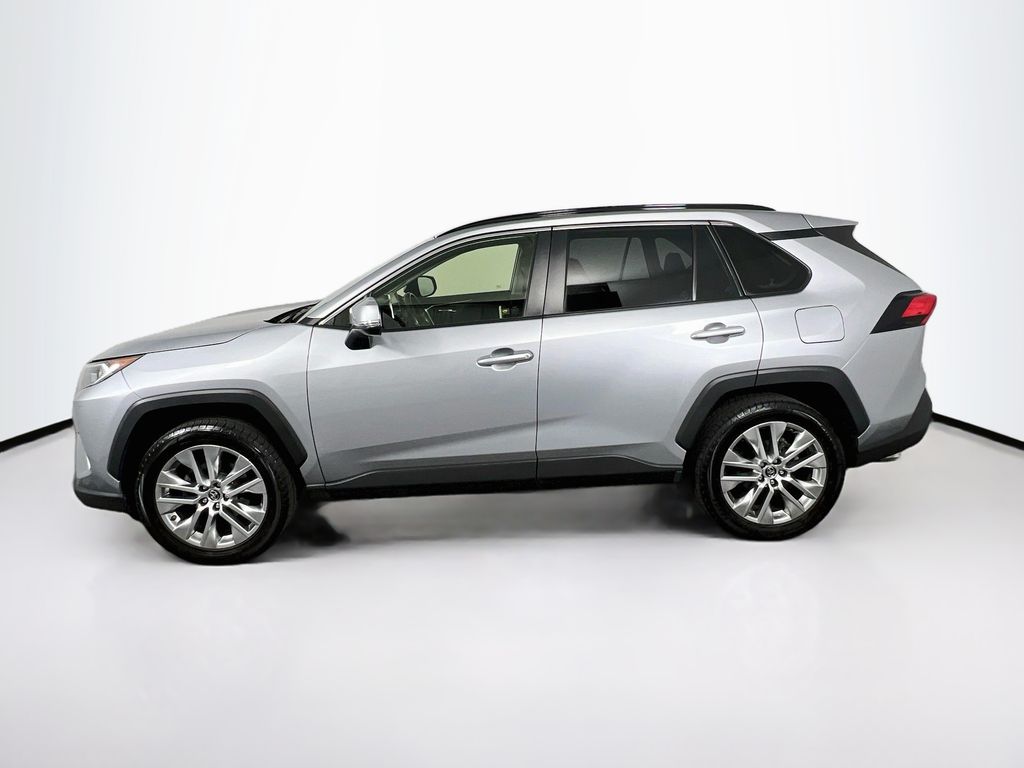 2019 Toyota RAV4 XLE Premium - Photo 4