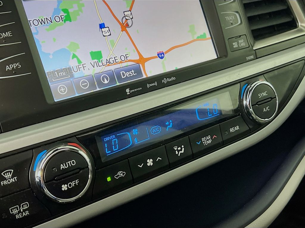 2019 Toyota Highlander XLE - Photo 16