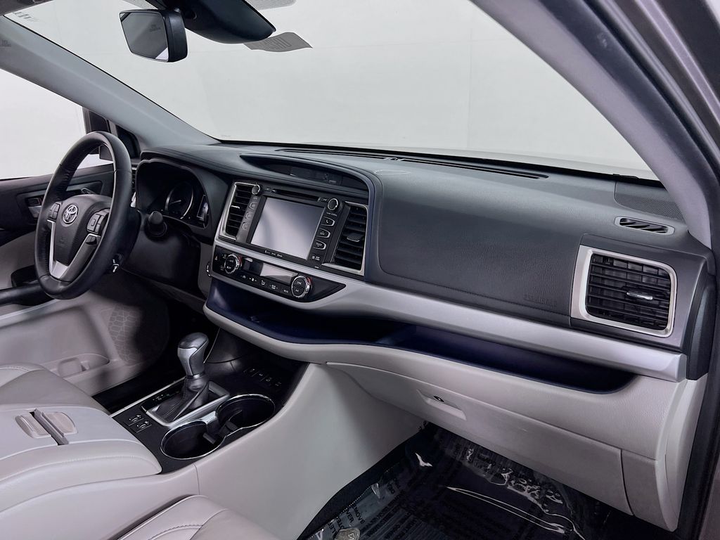 2019 Toyota Highlander XLE - Photo 31