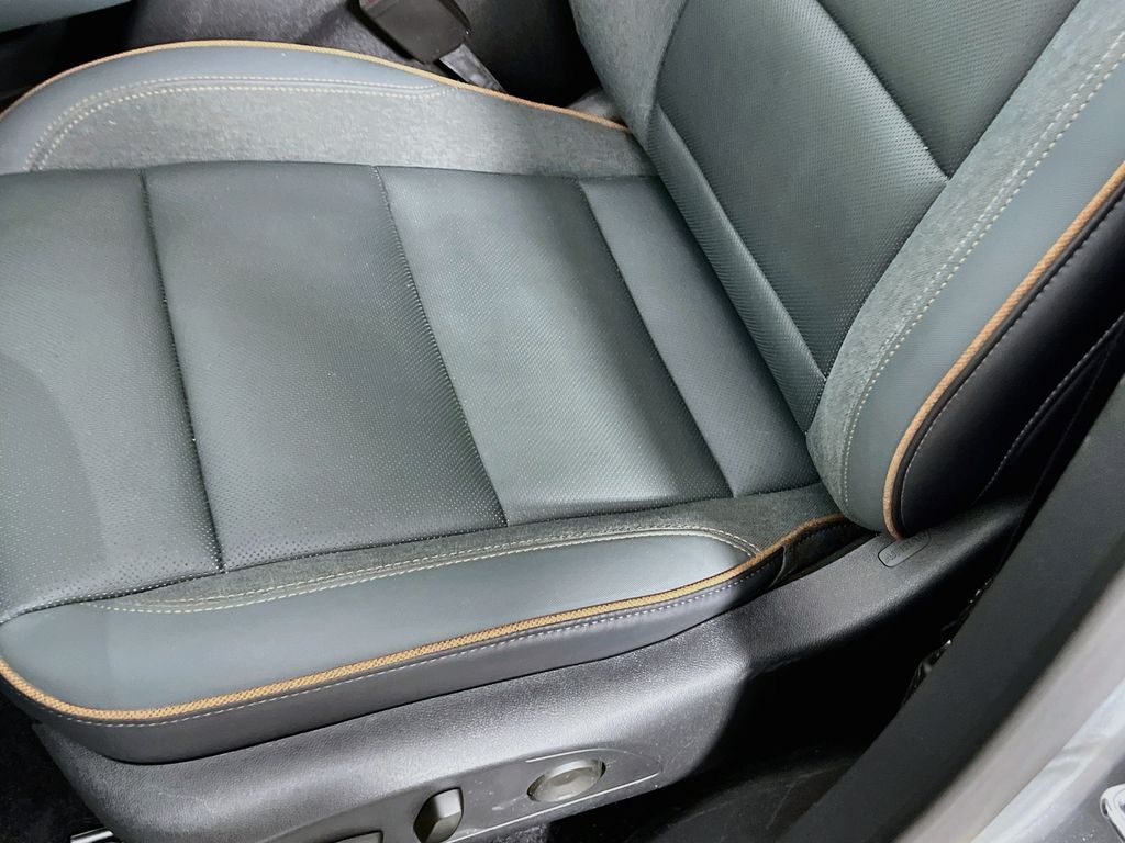 2024 GMC Acadia AT4 - Photo 19