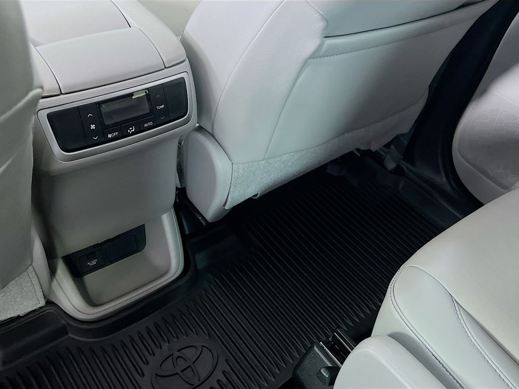 2019 Toyota Highlander XLE - Photo 26