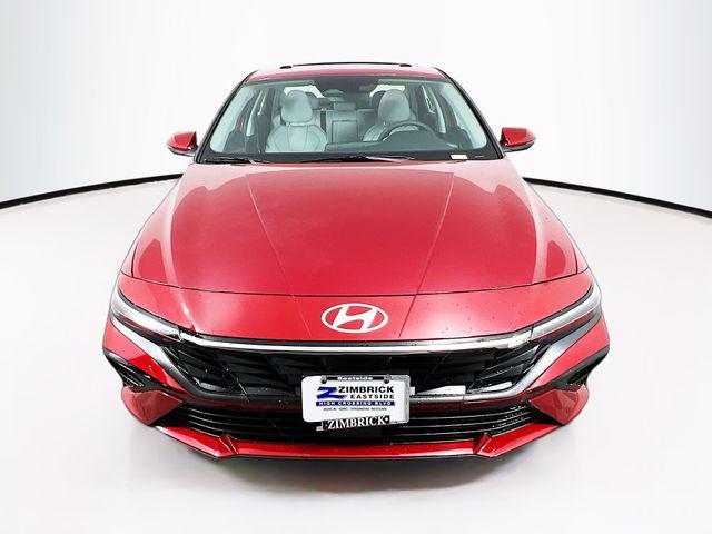 2025 Hyundai Elantra Limited photo 2