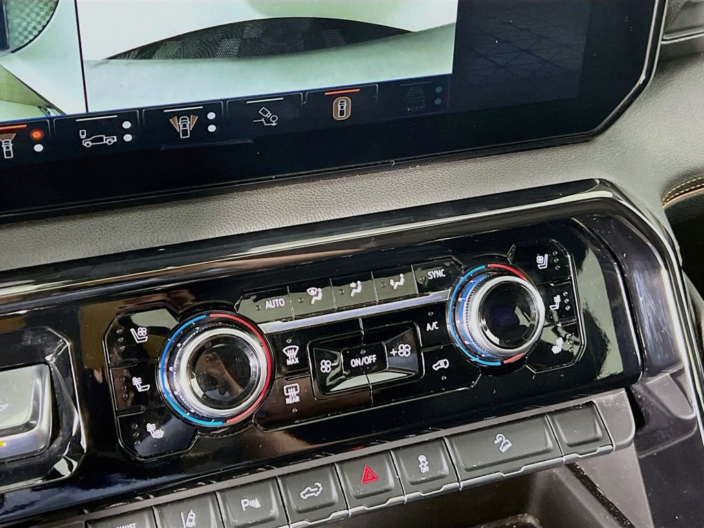 2024 GMC Sierra 2500HD AT4 - Photo 16