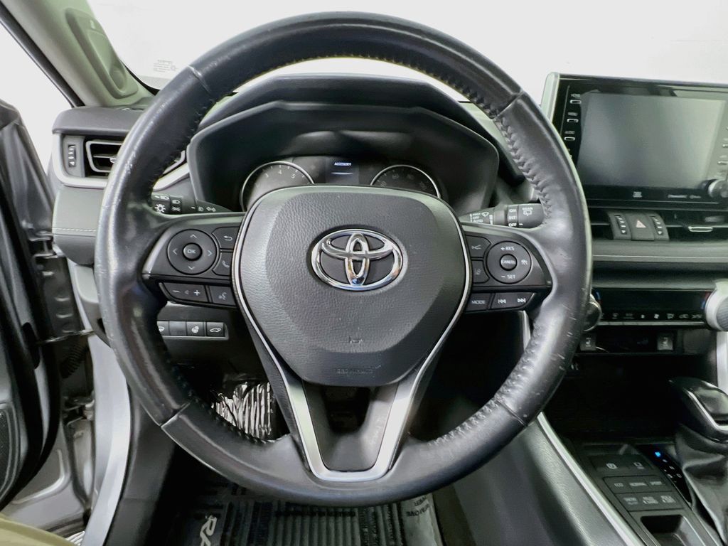 2019 Toyota RAV4 XLE Premium - Photo 10
