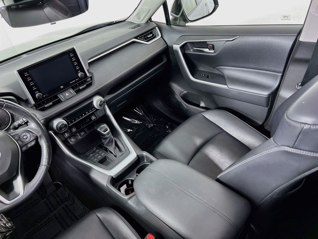 2019 Toyota RAV4 XLE Premium - Photo 22
