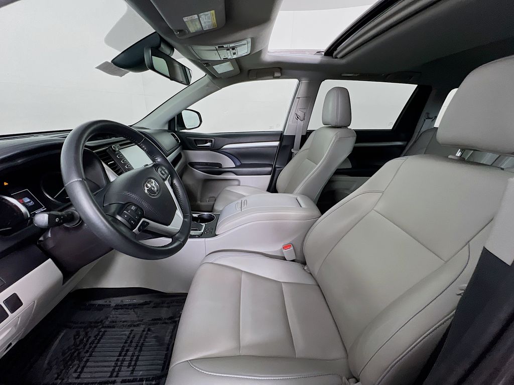 2019 Toyota Highlander XLE - Photo 21
