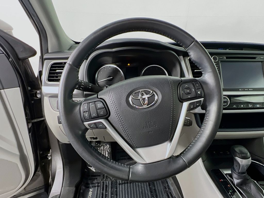 2019 Toyota Highlander XLE - Photo 11