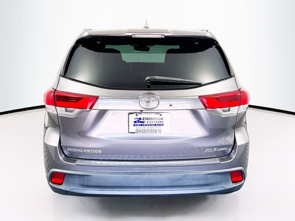 2019 Toyota Highlander XLE - Photo 6