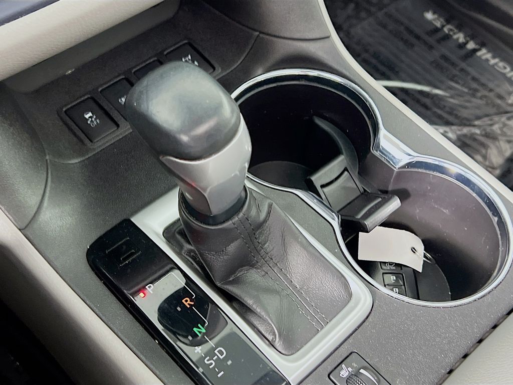 2019 Toyota Highlander XLE - Photo 17