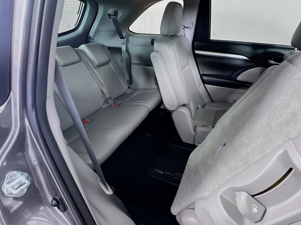 2019 Toyota Highlander XLE - Photo 28