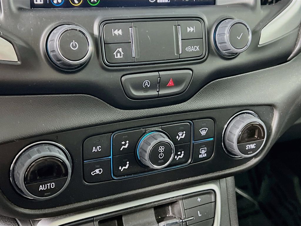 2024 GMC Terrain SLT - Photo 15