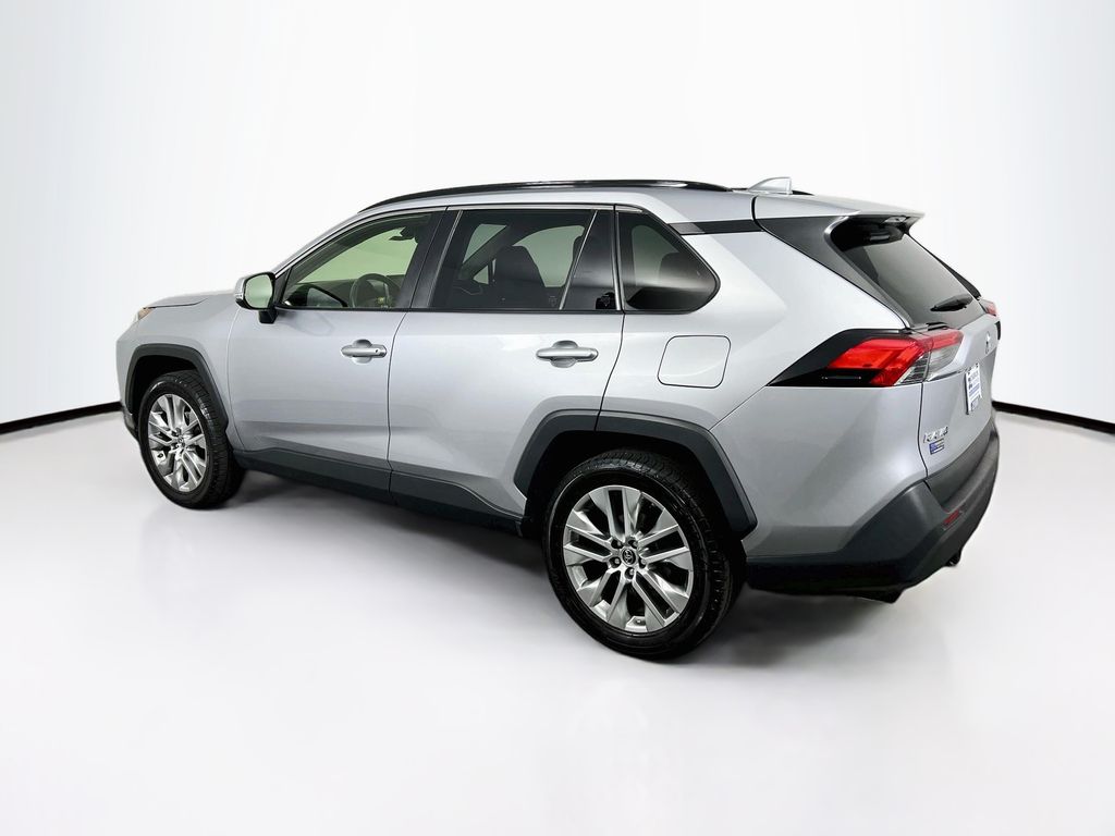 2019 Toyota RAV4 XLE Premium - Photo 5