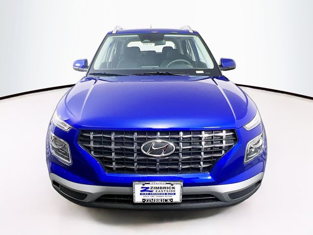 2025 Hyundai Venue SEL photo 3