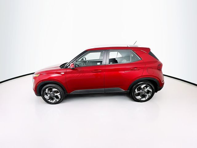 2024 Hyundai Venue SEL photo 4