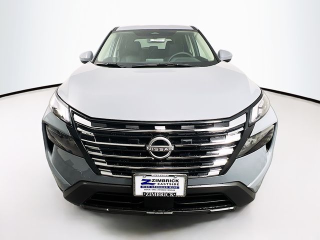 2026 Nissan Rogue SV photo 2