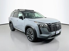 2026 Nissan Pathfinder Platinum SUV