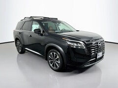2026 Nissan Pathfinder Platinum SUV