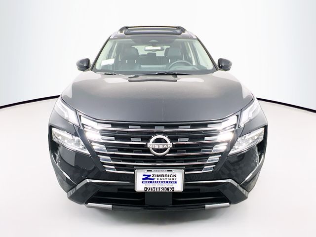 2026 Nissan Rogue Platinum photo 2