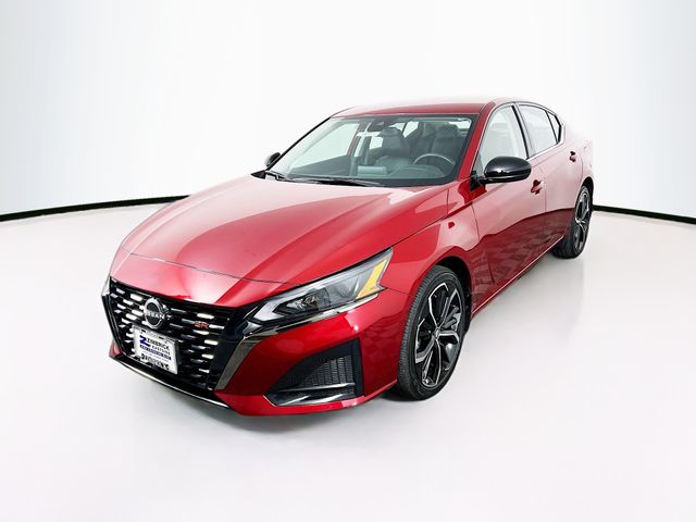 2024 Nissan Altima 2.5 SR photo 3