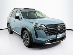 2026 Nissan Pathfinder Platinum SUV