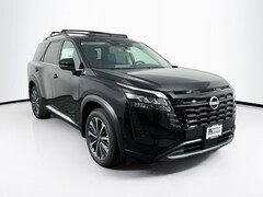 2026 Nissan Pathfinder Platinum SUV