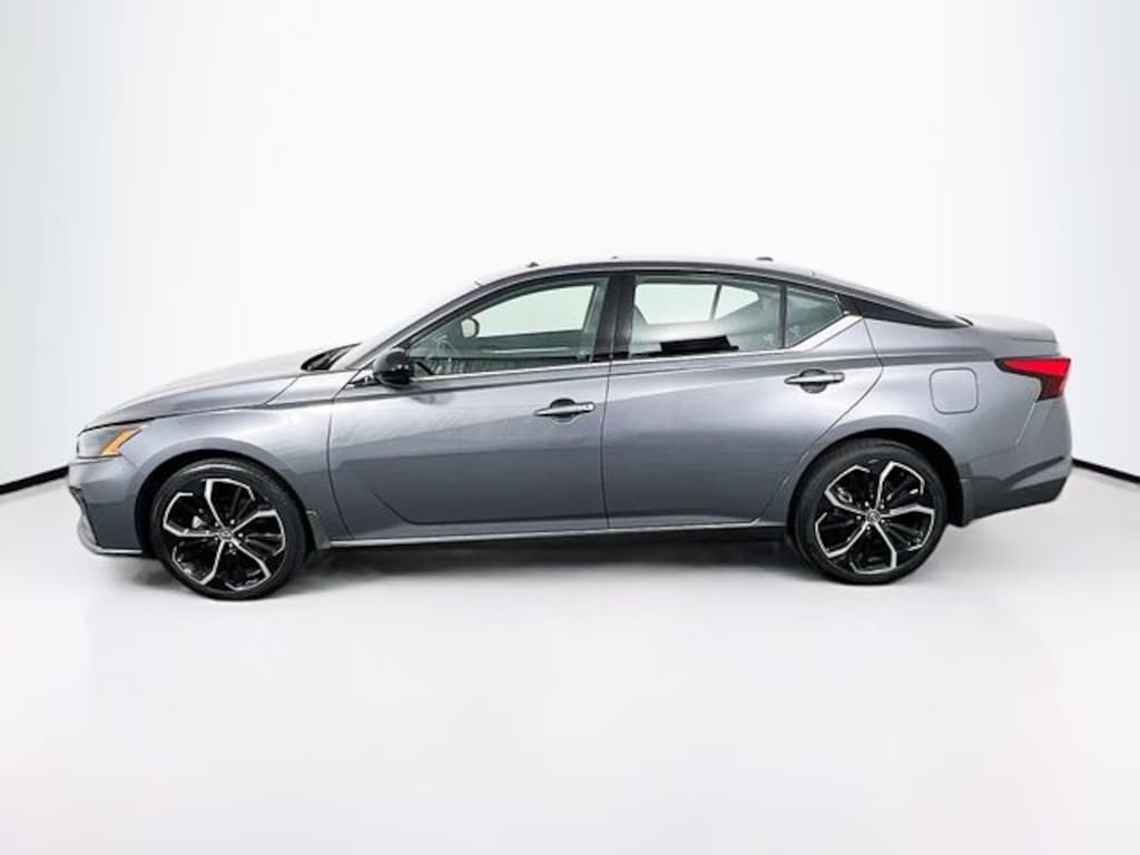 Certified 2025 Nissan Altima SR Sedan